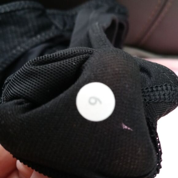 lululemon top with built in bra size 6 - Picture 7 of 9